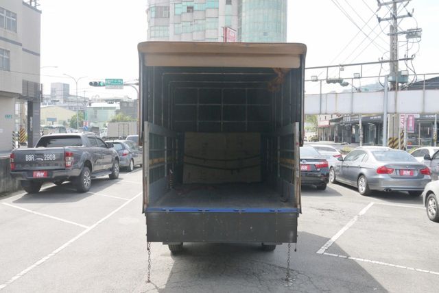 認證車 僅跑10萬 原廠保養 伸縮帆布 一手車 車況極佳 2019年 得利卡2.4  第5張相片