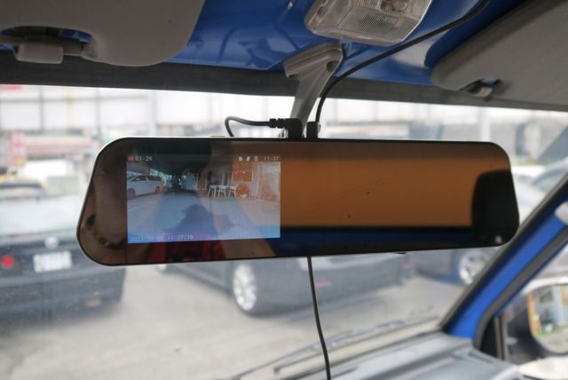 認證車 僅跑10萬 原廠保養 伸縮帆布 一手車 車況極佳 2019年 得利卡2.4  第9張相片
