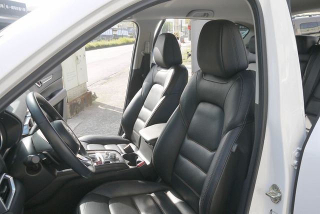 認證車 僅跑3萬 原廠保養 新車價116.9萬 旗艦版 雙前座通風椅 BOSE音響 CX5  第7張相片