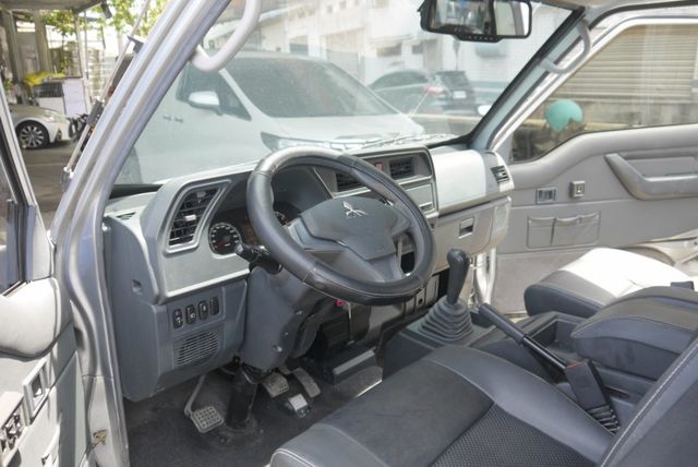 認證車 僅跑2萬 里程保證 一手車 八人座 可改貨車牌 NEW DELICA 2.4  第5張相片