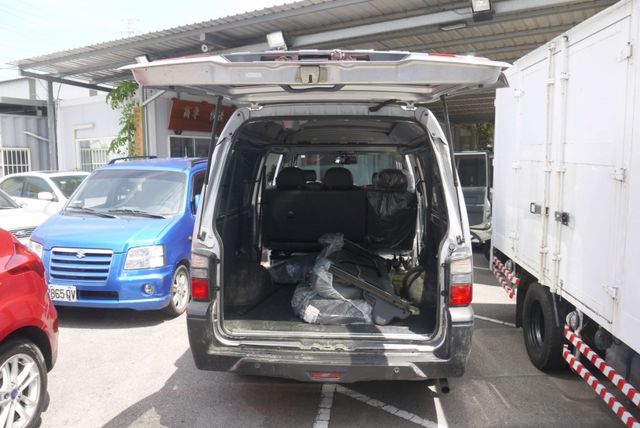 認證車 僅跑2萬 里程保證 一手車 八人座 可改貨車牌 NEW DELICA 2.4  第7張相片