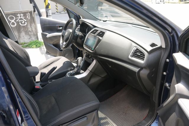 僅跑3萬 原廠保養 車況極佳 省油好開 7具氣囊 換檔撥片 SX4 1.4渦輪  第12張相片