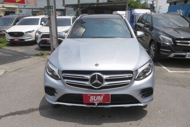 認證車 運動版 全景天窗 23P AMG套件 360度環景 盲點 摸門 總代理 GLC250  第5張相片