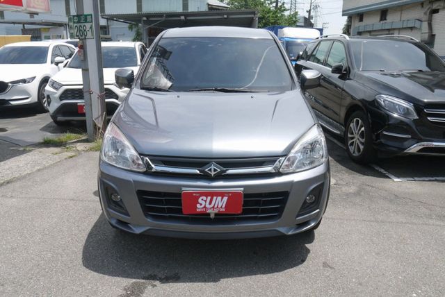 旗艦影音版 新車價:71.9萬 原廠保養 一手車 ZINGER 2.4  第5張相片