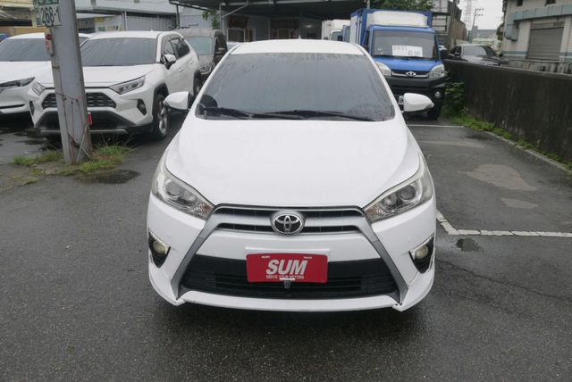 認證車 IKEY免鑰匙 恆溫 空力套件 觸控影音 一手車 豪華版 YARIS 1.5  第5張相片