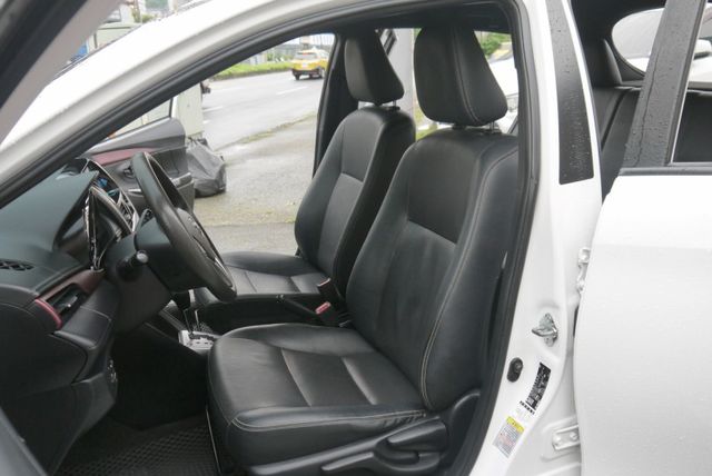 認證車 IKEY免鑰匙 恆溫 空力套件 觸控影音 一手車 豪華版 YARIS 1.5  第7張相片