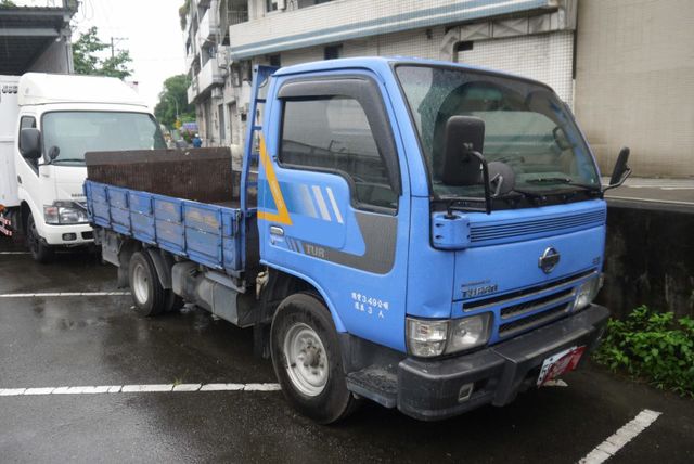一手車 有升降尾門 里程保證 車況不錯 優質3.5頓商用貨車 日產 勁勇  第2張相片