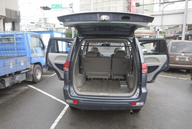 僅跑11萬 里程保證 一手車 有後出風口 電動椅 可改貨車牌 ZINGER  第11張相片