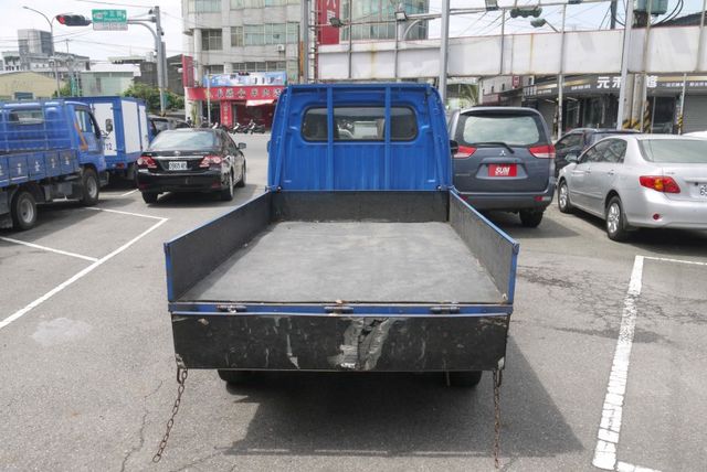 僅跑14萬 里程保證 車況不錯 賺錢好夥伴 優質商用貨車 菱利 1.3  第6張相片