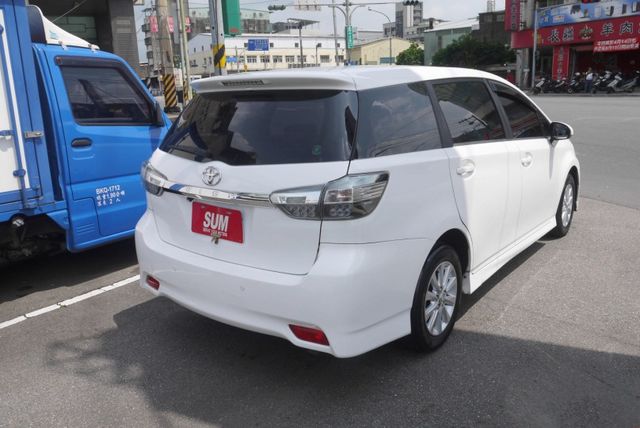 七人座 自用車 僅跑14萬 里程保證 胎壓 影音 無段變速 更省油好開 WISH  第5張相片