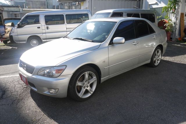 車主用心照顧 車庫車 內外漂亮 現場賞車 保證滿意 LEXUS IS200  第2張相片