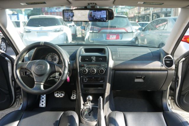 車主用心照顧 車庫車 內外漂亮 現場賞車 保證滿意 LEXUS IS200  第12張相片
