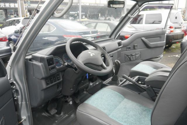 一手認證車 里程保證 8人座 可改貨車牌 得利卡廂車 2.4  第4張相片