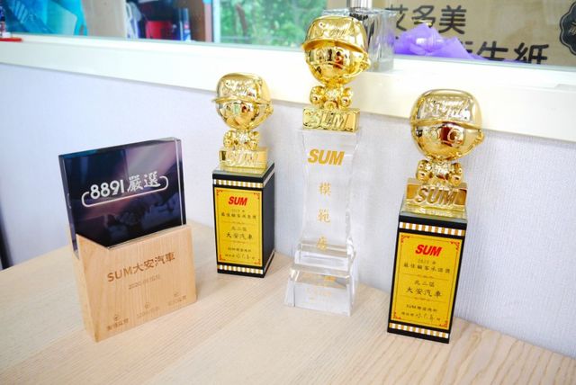 認證車 有保固 後座出風口 皮椅 雙安 露營 載貨皆可 可改貨車牌 INNOVA 2.0  第15張相片