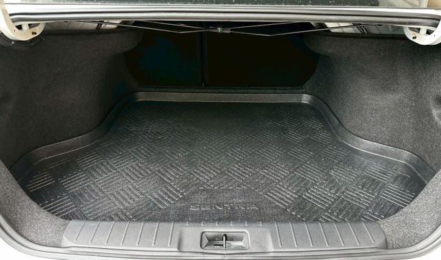 正2022年NISSAN SUPER SENTRA 極低里程僅跑2.8萬  第7張相片