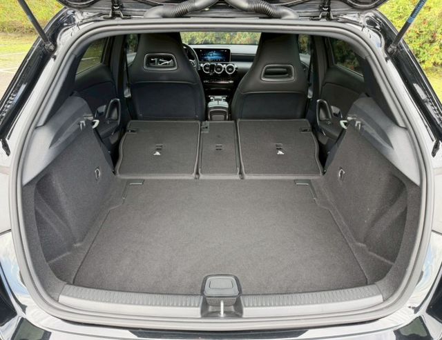 2018 BENZ A200 跑少優質認證車  第11張相片