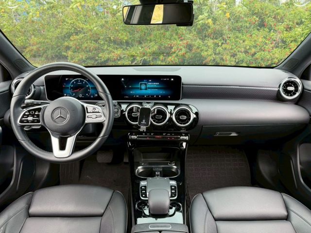 2018 BENZ A200 跑少優質認證車  第12張相片