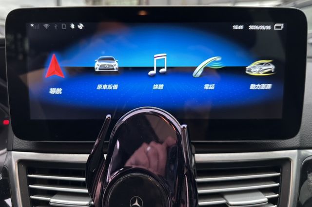 2010 BENZ E-CLASS E350 ESTATE 五門旅行車 認證車  第8張相片