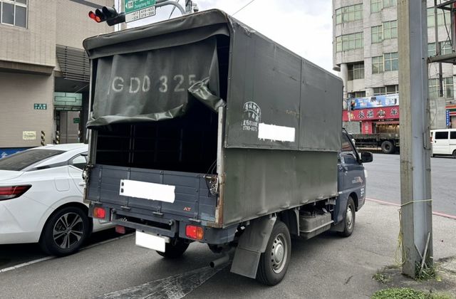 2021年 得利卡貨車 自排 伸縮篷 優質車況  第4張相片