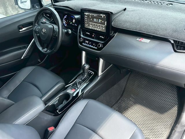 2022 Toyota Corolla Cross GR Sport 油電 極低里程漂亮車~  第7張相片
