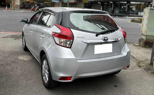 正2017 TOYOTA YARIS 大鴨 低里程僅跑8萬 認證車~  第4張相片
