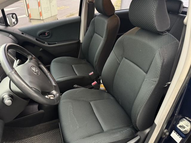 2011 Toyota  Yaris 小鴨 跑少低里程 僅跑11萬 認證車  第6張相片