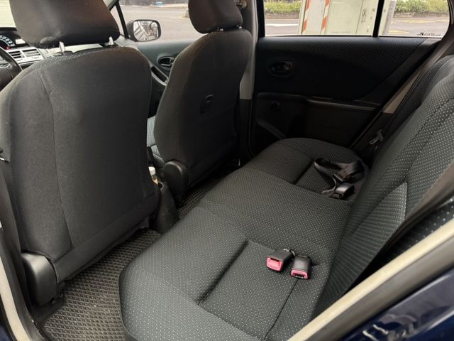 2011 Toyota  Yaris 小鴨 跑少低里程 僅跑11萬 認證車  第7張相片