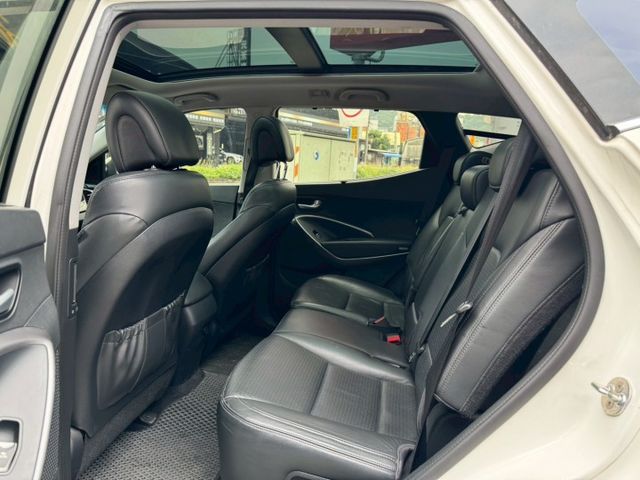 2015 HYUNDAI SANTA FE 四輪傳動 全景天窗 正一手車 ~  第5張相片