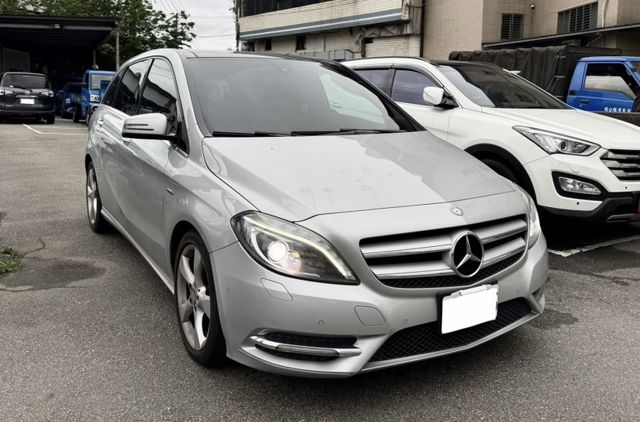 2012 BENZ B200 CDI 省油省稅大空間 優質車況  第3張相片