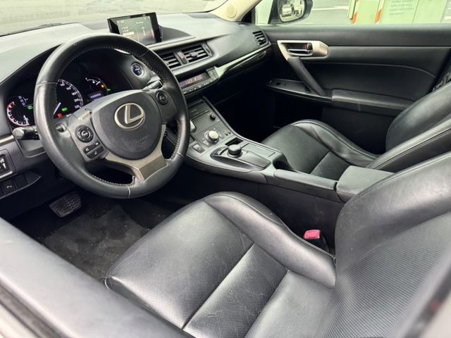 2014 LEXUS CT200h 小改款 優質代步車  第4張相片