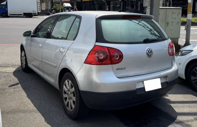 2009 VW GOLF 五代 1.6L 汽油 低里程代步車 僅跑7萬公里  第4張相片