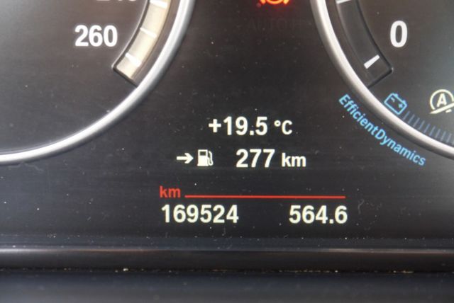 一手車 總代理 柴油 更省油 有力好開 BMW 520D  第10張相片