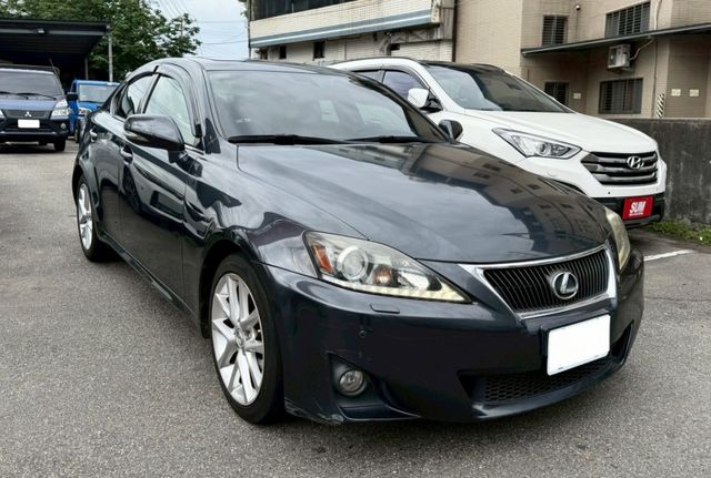 2011 LEXUS IS250 極低里程 僅跑11萬公里~  第3張相片