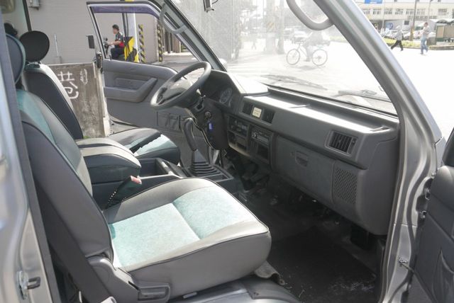 一手認證車 里程保證 8人座 可改貨車牌 得利卡廂車 2.4  第10張相片