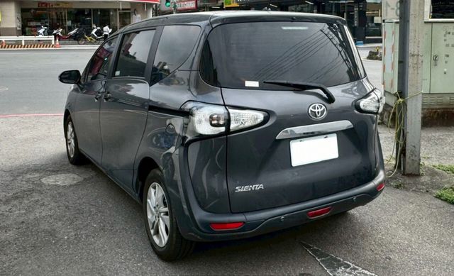 2018 Sienta 1.8L 5人座 豪華+ 電動滑門 原鈑件認證車  第3張相片