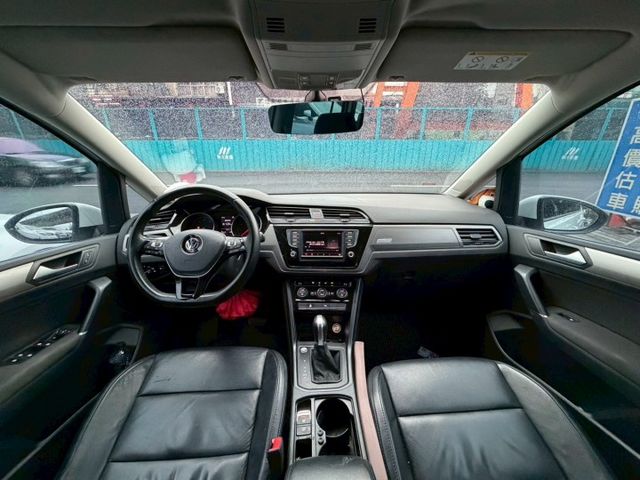 2011 VW TOURAN 僅跑11萬 優質車況  第3張相片