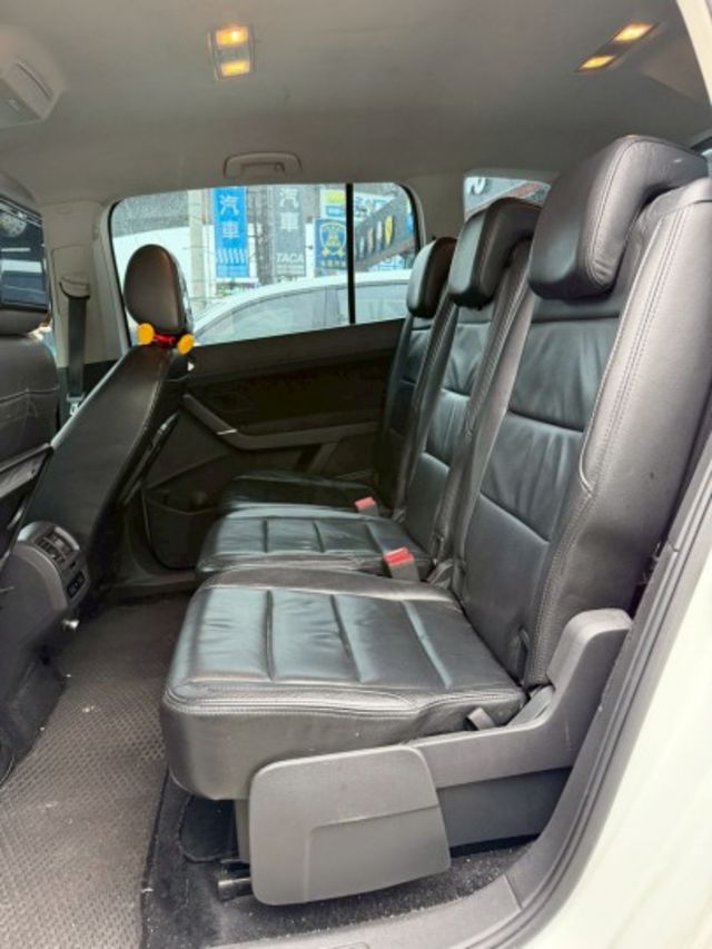 2011 VW TOURAN 僅跑11萬 優質車況  第5張相片