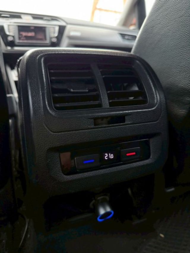 2011 VW TOURAN 僅跑11萬 優質車況  第8張相片