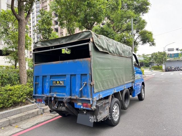 僅跑16萬km、帆布鐵架木床+升降尾門、生意好夥伴、可客製化鐵架、0頭款～可全貸  第5張相片