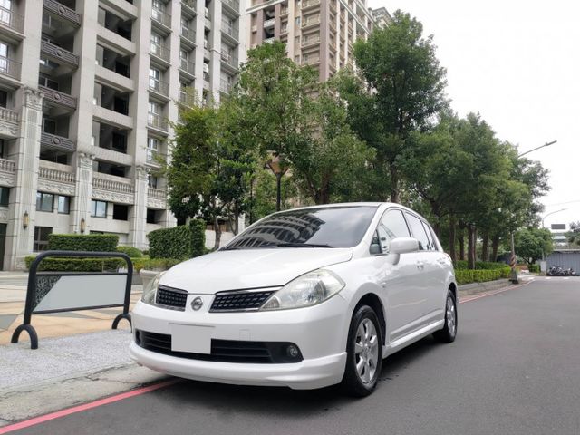 【認證車專賣店】SR空力套件、IKEY、恆溫、定速、原鈑件、五大保固、四條新胎  第1張相片
