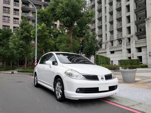 【認證車專賣店】SR空力套件、IKEY、恆溫、定速、原鈑件、五大保固、四條新胎  第3張相片
