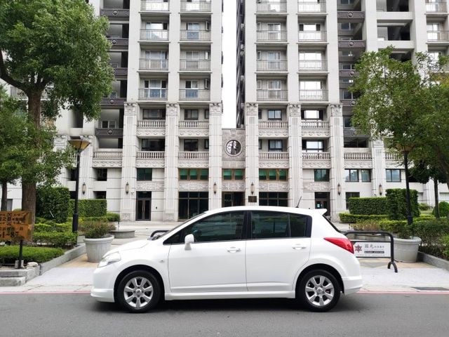 【認證車專賣店】SR空力套件、IKEY、恆溫、定速、原鈑件、五大保固、四條新胎  第4張相片