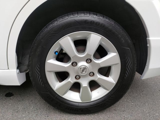【認證車專賣店】SR空力套件、IKEY、恆溫、定速、原鈑件、五大保固、四條新胎  第20張相片