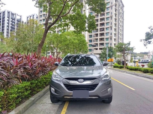 【認證車專賣店】 定速、恆溫、電動椅、三螢幕、馬牌新胎、原鈑件、五大保固  第2張相片