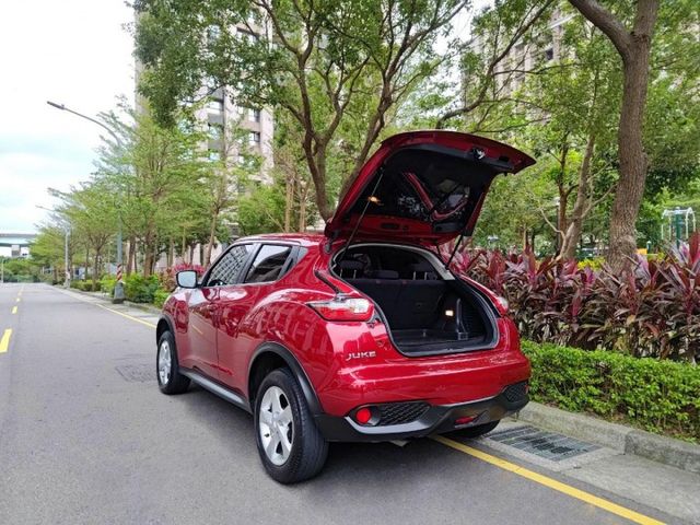 【認證車專賣店】保證9萬km、IKEY、定速、導航倒顯、四條新胎、原鈑件  第5張相片