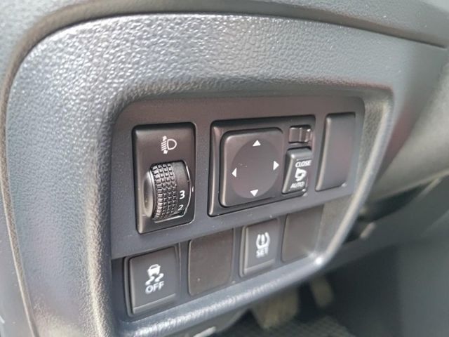 【認證車專賣店】保證9萬km、IKEY、定速、導航倒顯、四條新胎、原鈑件  第12張相片