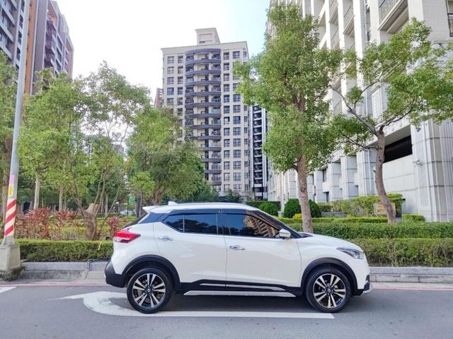 【原鈑件認證車】保證4萬km、空力套件、車偏、盲點、主動煞停、全車冰鑽、原廠保養  第4張相片
