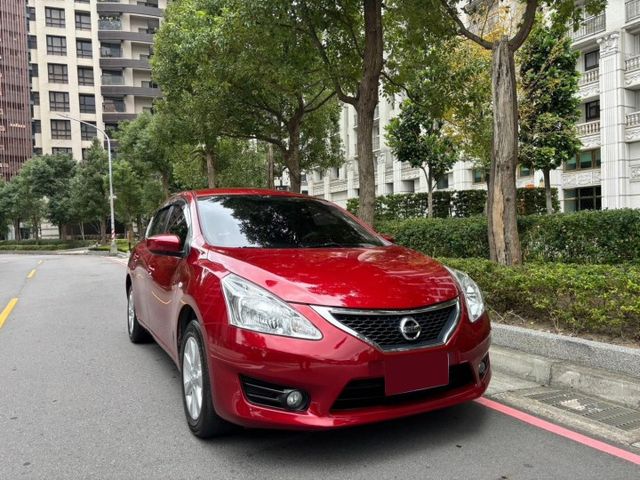 【認證車專賣店】IKEY、恆溫、定速、導航倒顯、原廠保養、四條新胎、五大保固  第3張相片