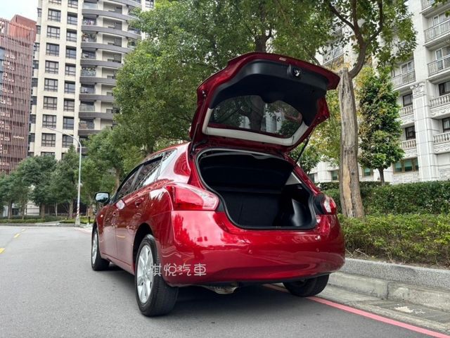 【認證車專賣店】IKEY、恆溫、定速、導航倒顯、原廠保養、四條新胎、五大保固  第5張相片