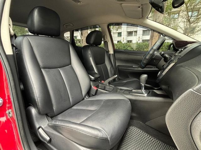 【認證車專賣店】IKEY、恆溫、定速、導航倒顯、原廠保養、四條新胎、五大保固  第10張相片